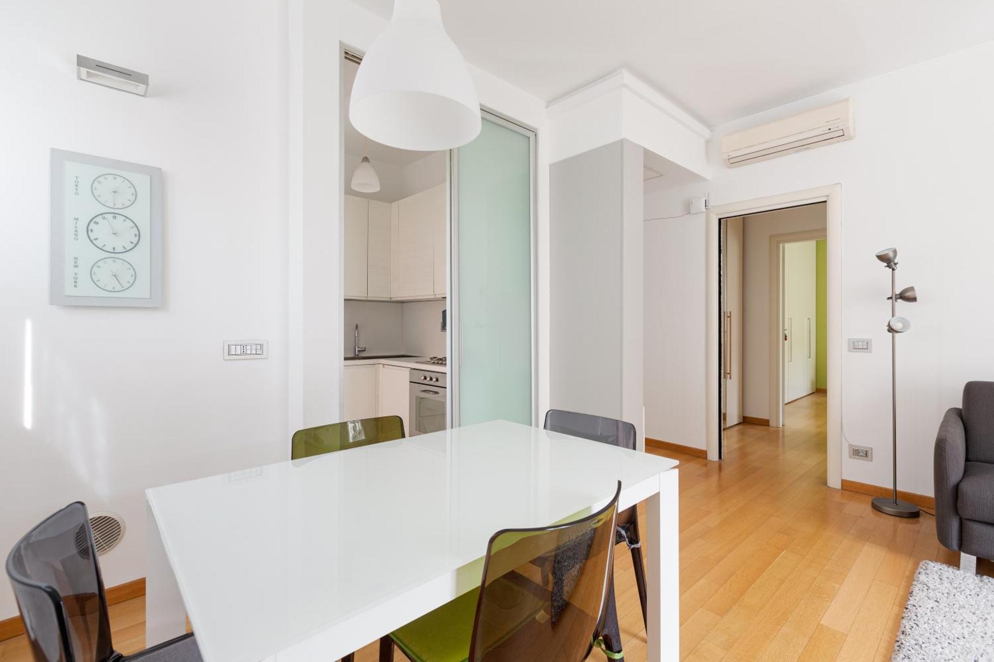 Washington District Cozy With Balcony Appartamento Milano
